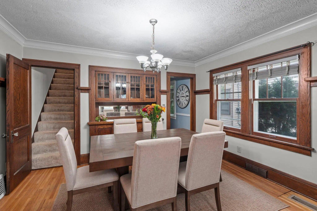 1263 Charles Avenue, Saint Paul