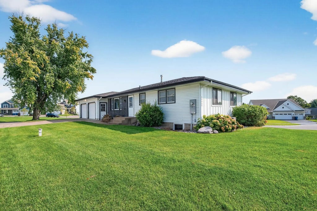 13562 141st Avenue N, Dayton