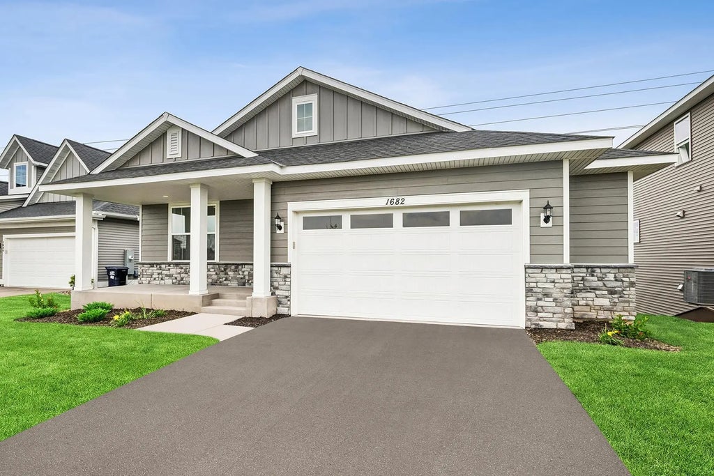 1682 Tyrone Drive, Shakopee