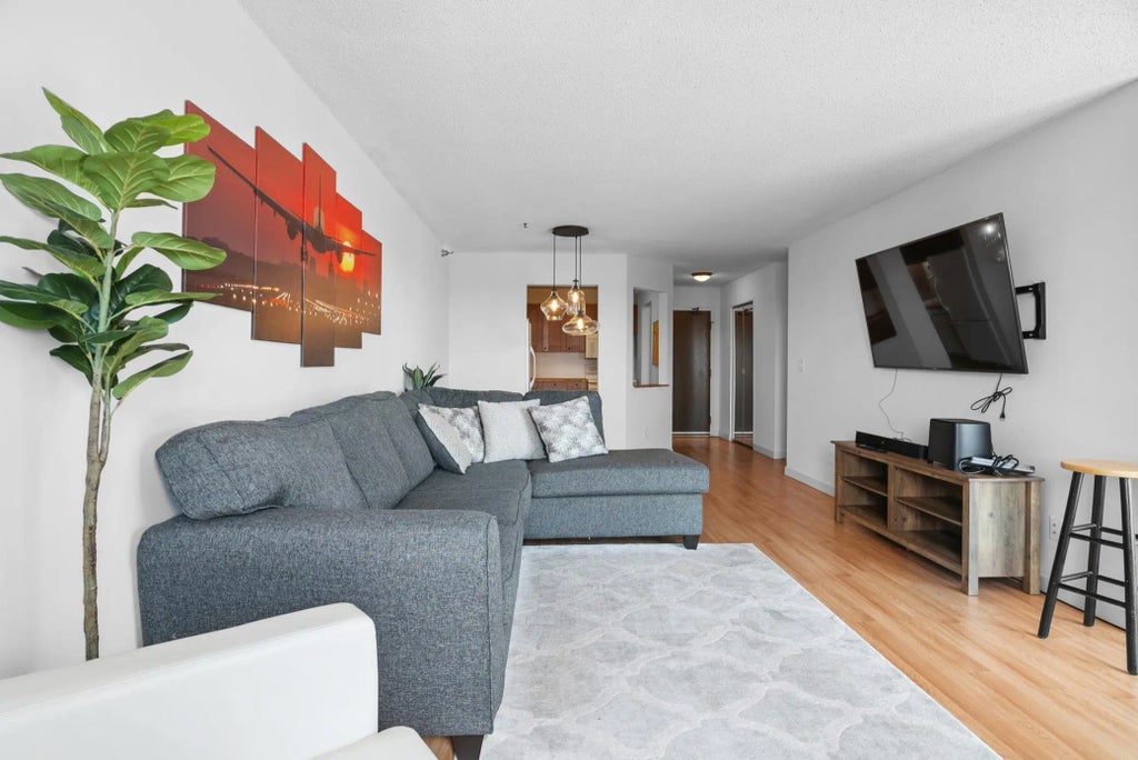 78 10th Street E 2104, Saint Paul