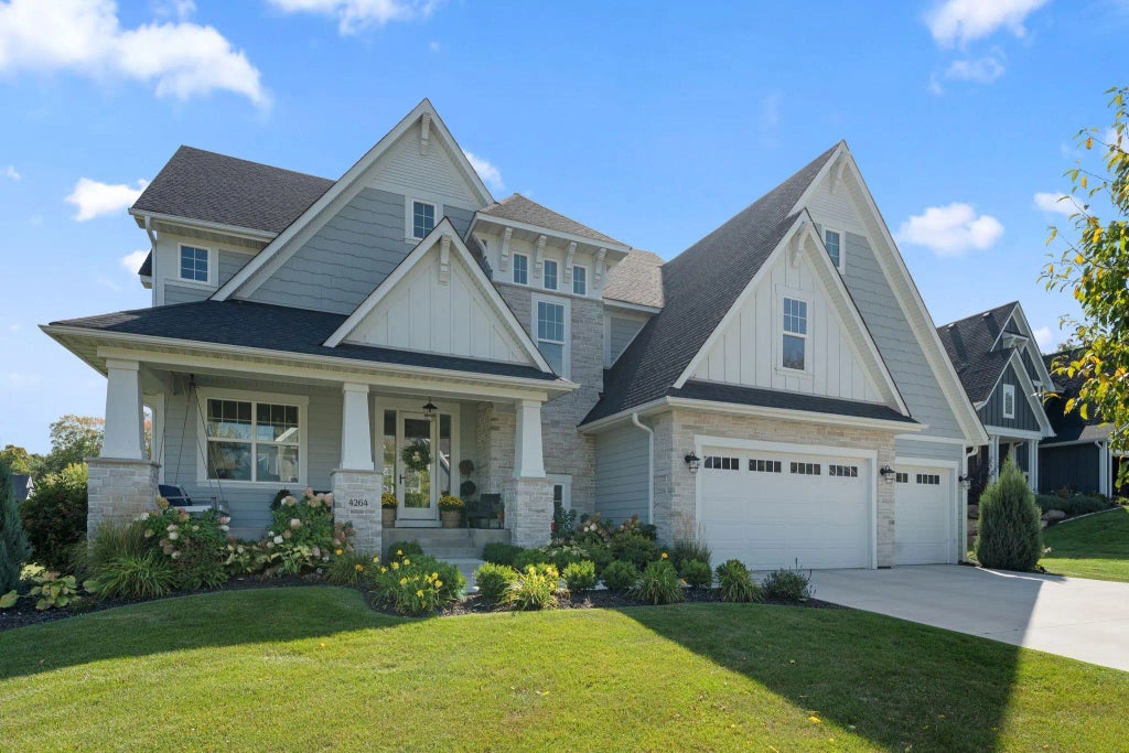 4264 Woodland Court, Minnetrista