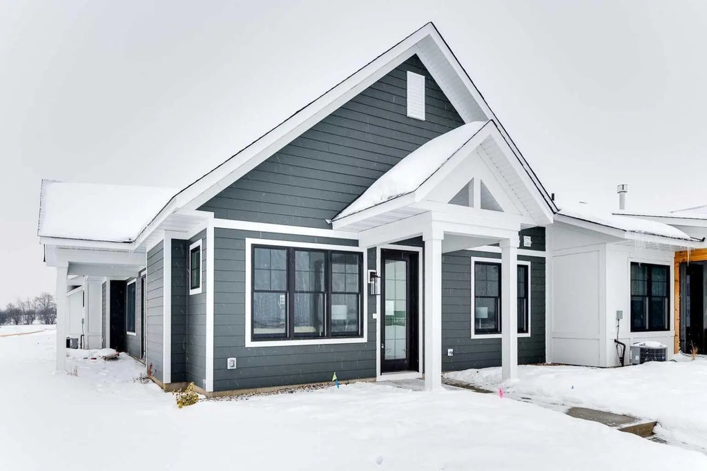 5159 216th Street W, Farmington