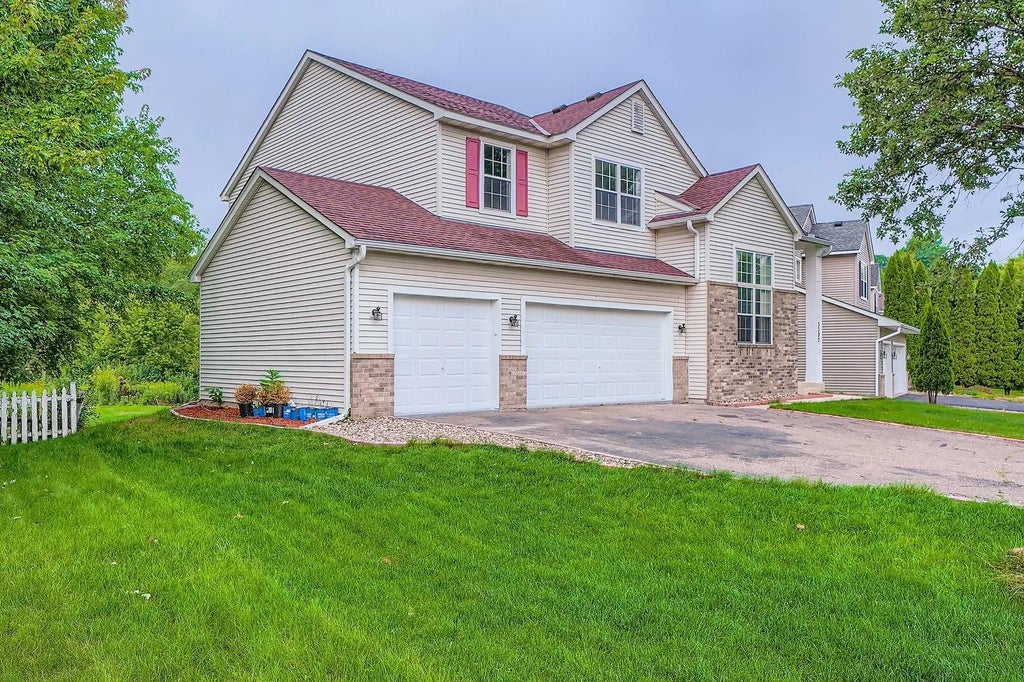 3392 North View Lane, Woodbury