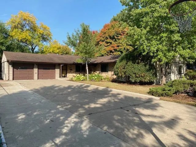 6328 Peacedale Avenue, Edina