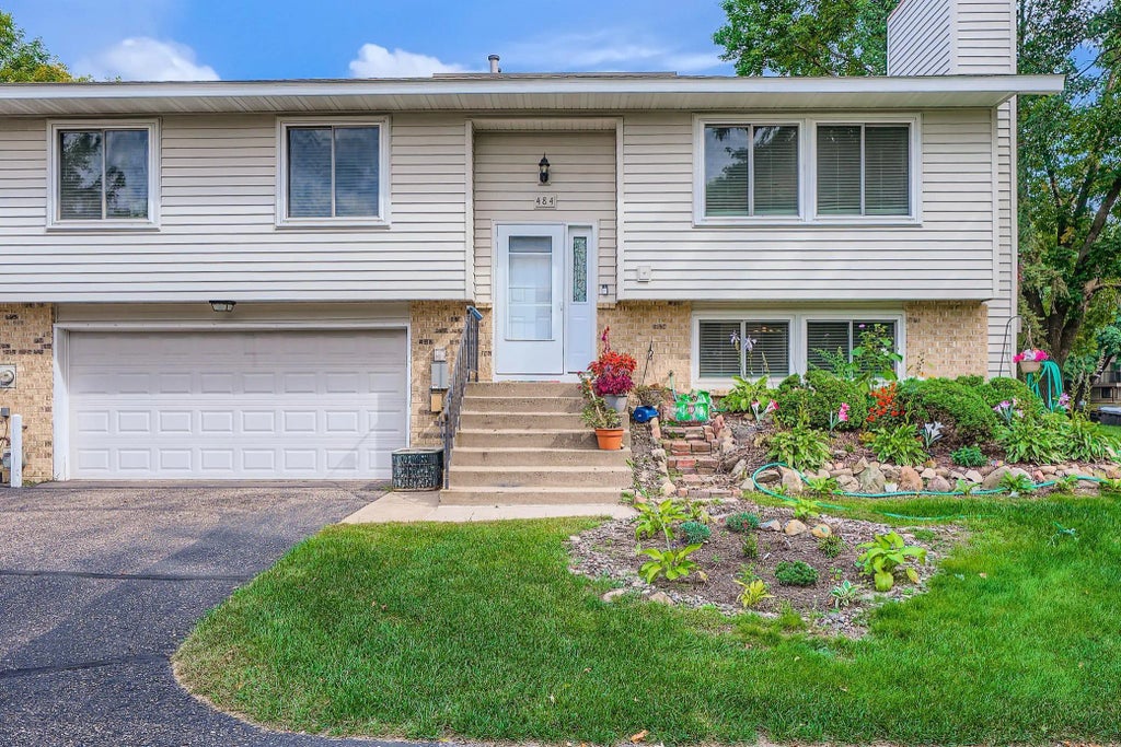 484 98th Lane Ne, Blaine