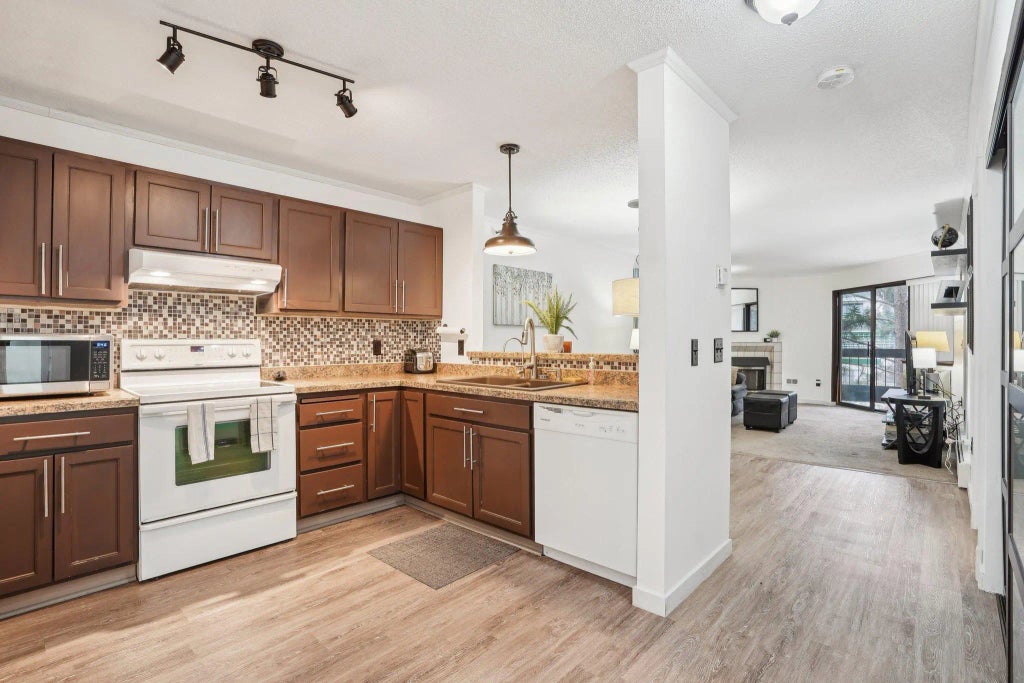 7621 Edinborough Way 2201, Edina