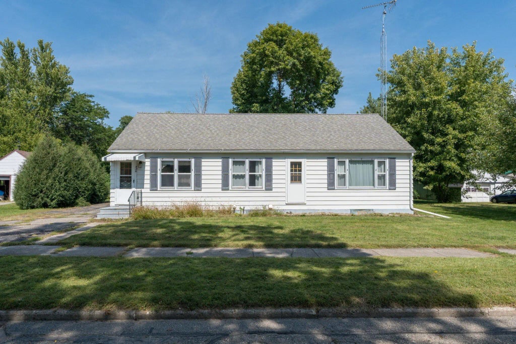 324 North Street W, Amboy