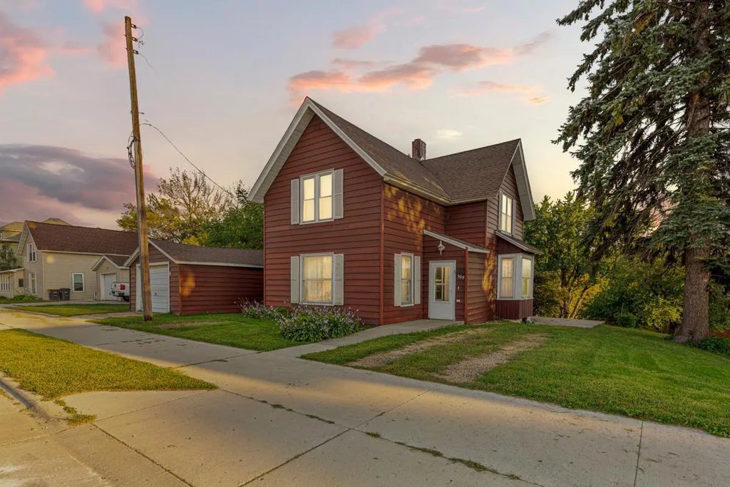 509 Walnut Avenue, Madison Lake