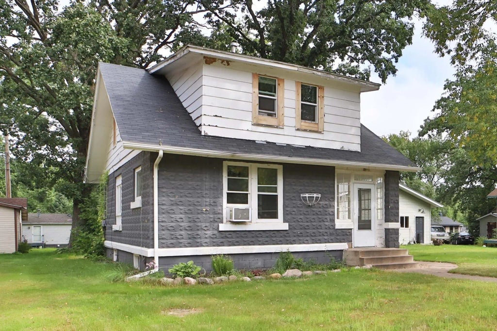 415 1st Street Sw, Crosby