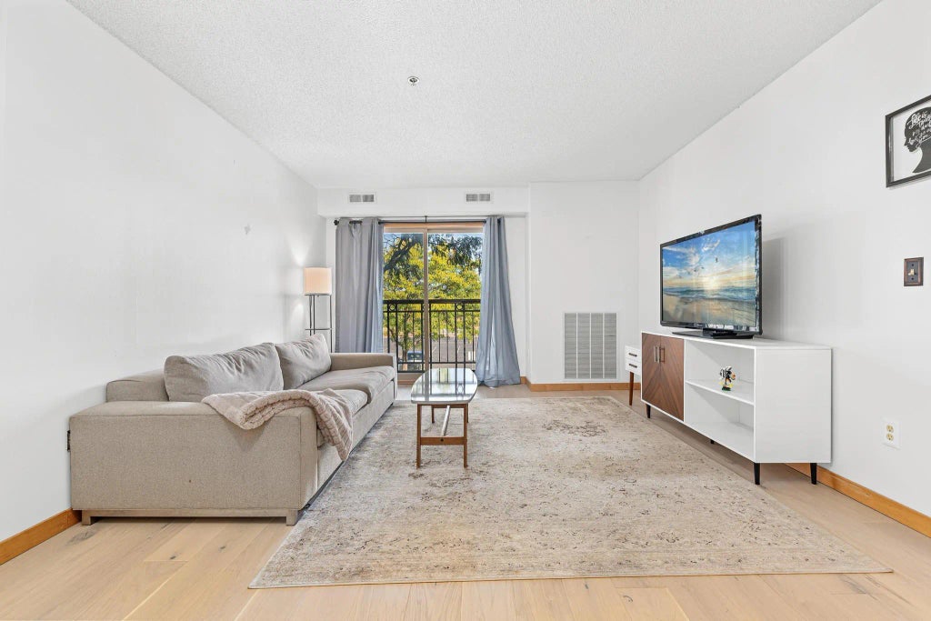 4845 W 123rd Street 203, Savage