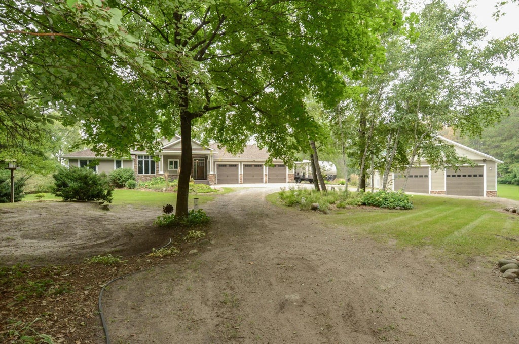 3821 181st Avenue Nw, Oak Grove