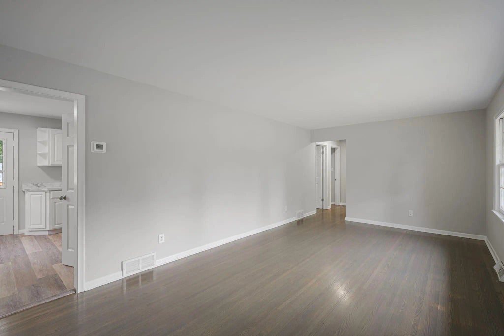 539 7th Avenue E, Shakopee