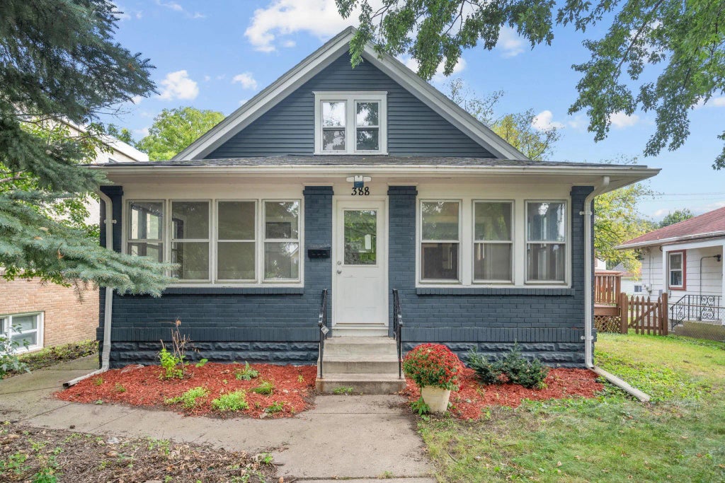 388 Snelling Avenue S, Saint Paul