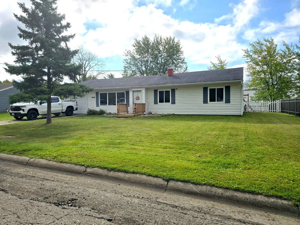 418 E Hamilton Avenue, Baudette