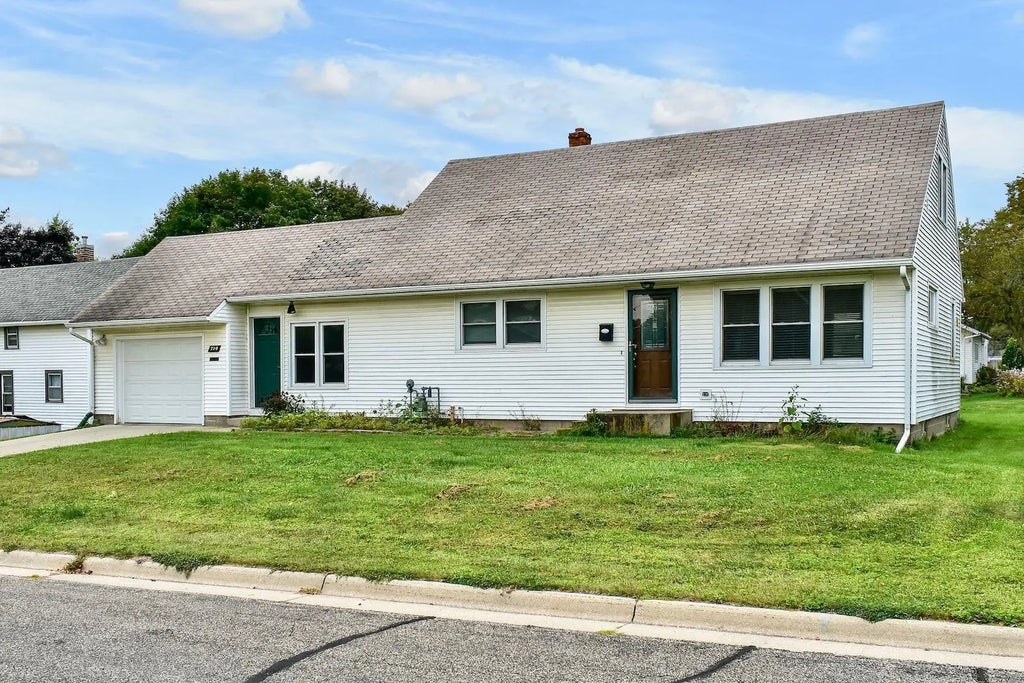 720 S Badger Street, Caledonia