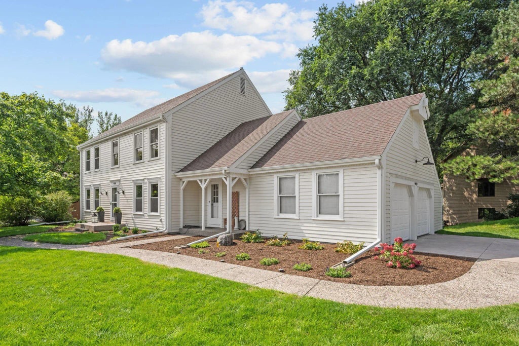 9039 Preserve Boulevard, Eden Prairie