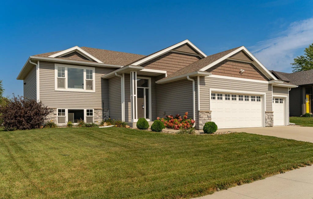 1421 Tunbridge Place Ne, Byron