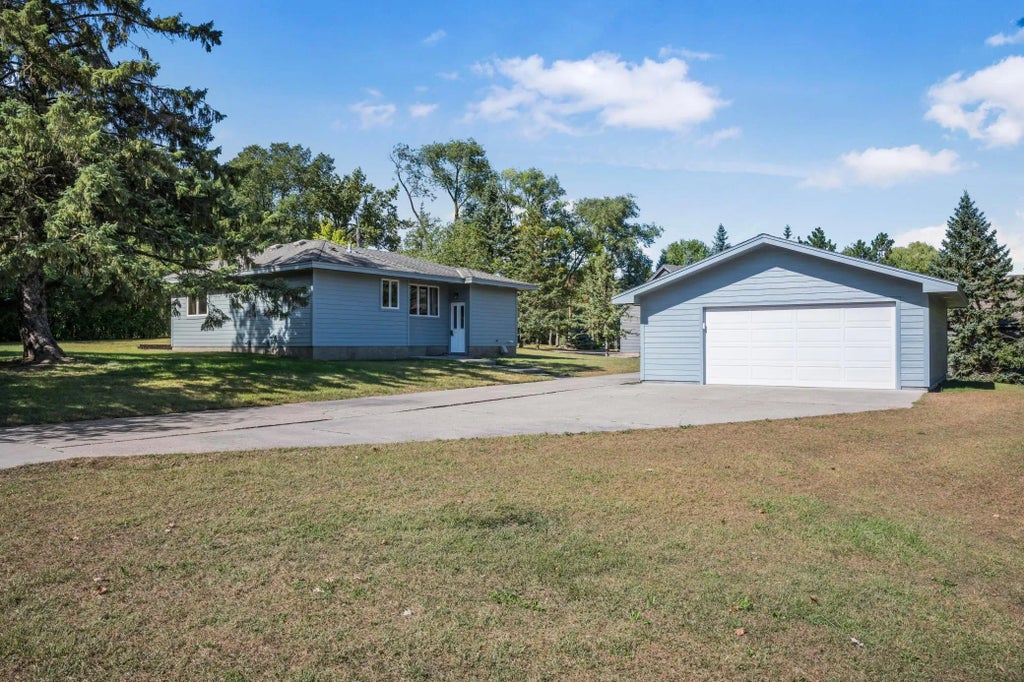 1300 Harbor Lane N, Plymouth