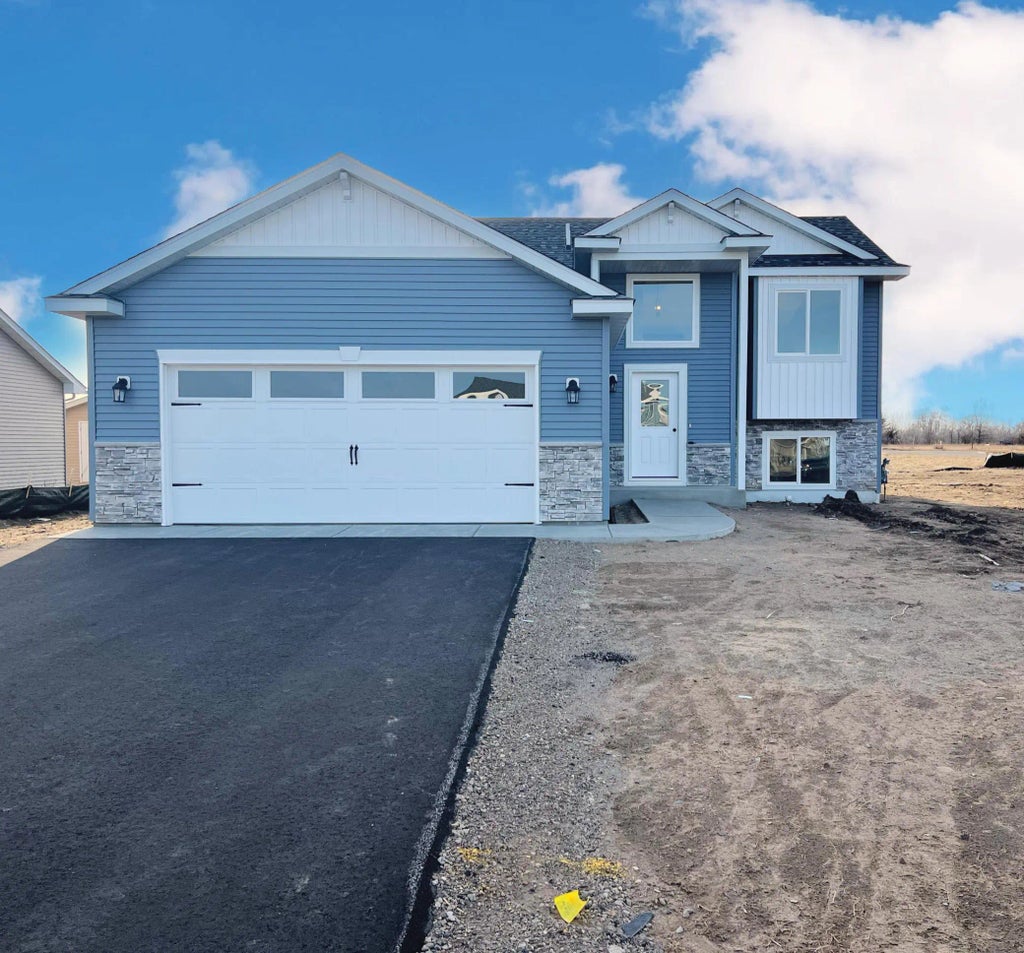 805 Prateria Avenue, Avon