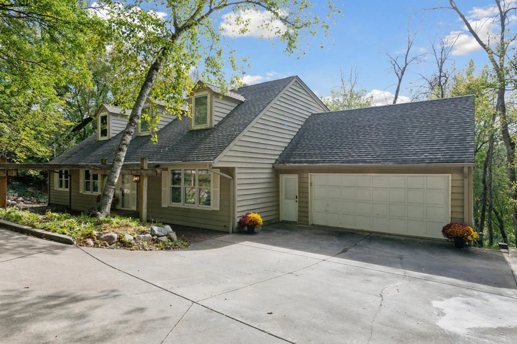18213 Hermitage Way, Minnetonka