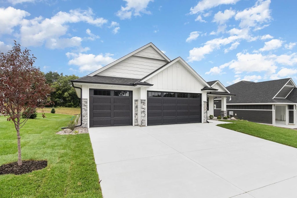 11876 38th Place Ne, Saint Michael