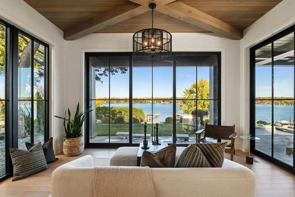 254 Lake Street, Excelsior