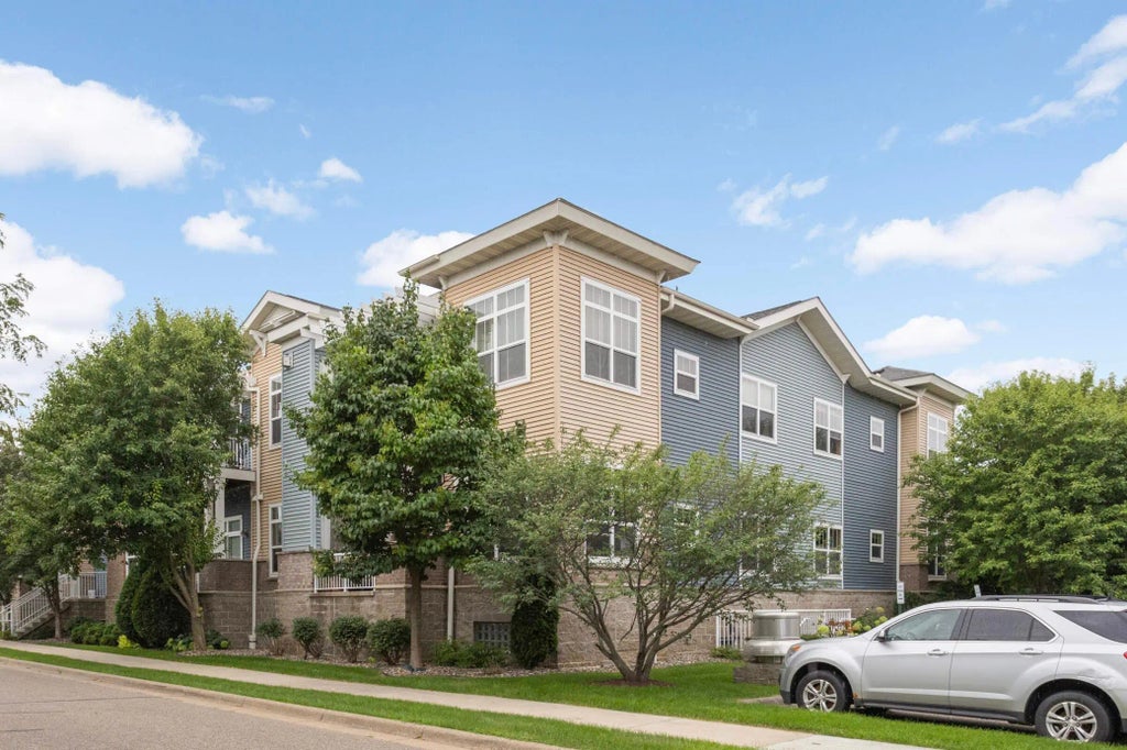 1840 Freedom Lane 104, Chanhassen