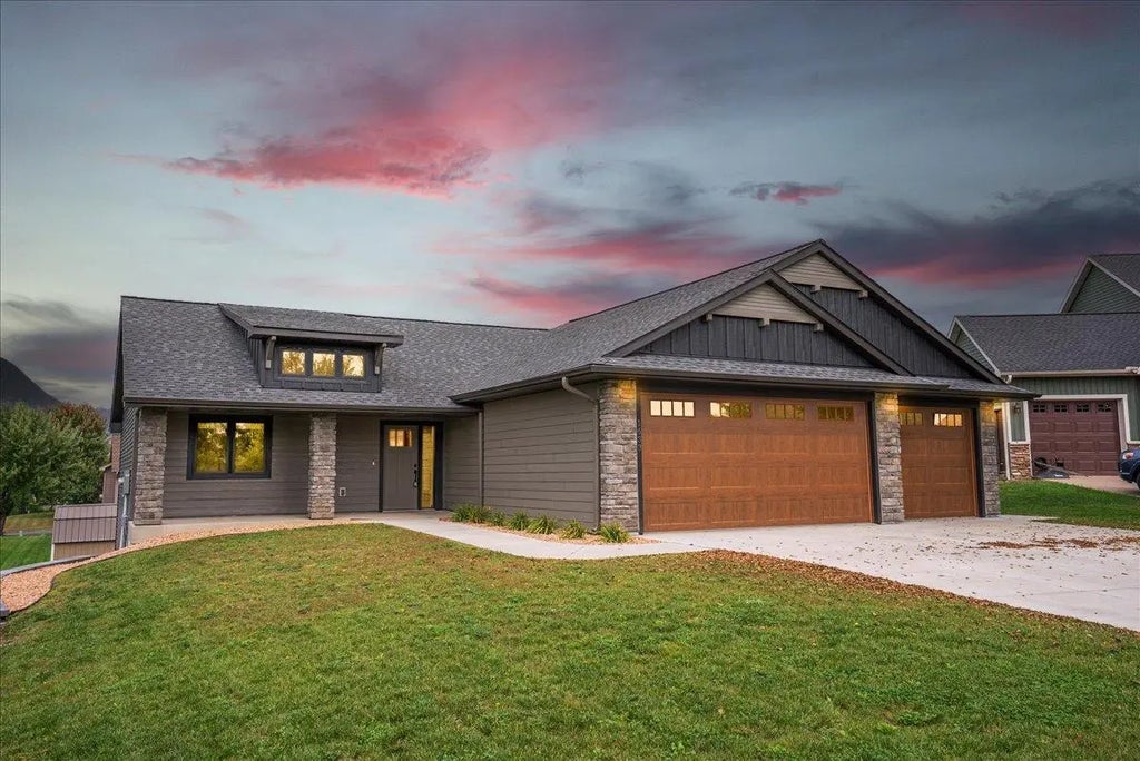 1633 Rolling Hills Lane, River Falls