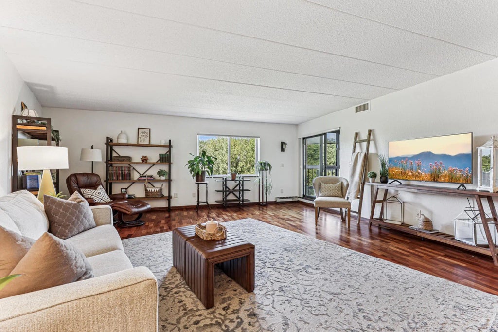 3300 Louisiana Avenue S 422, Saint Louis Park