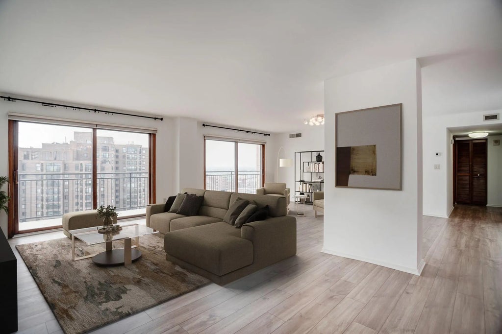 1225 Lasalle Avenue 1704, Minneapolis