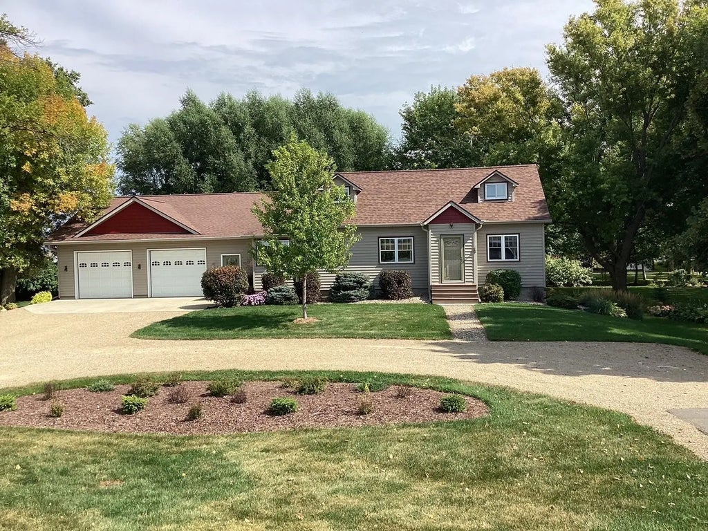 28674 810th Avenue, Hollandale