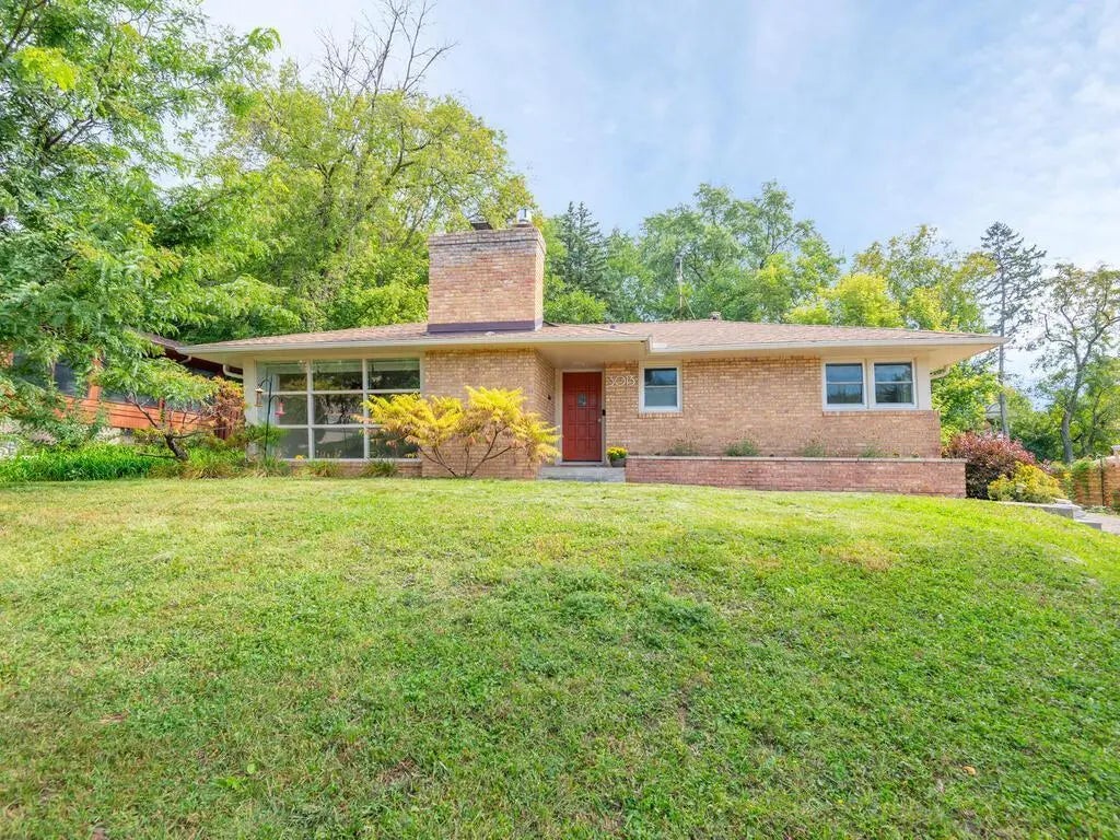 3013 Silver Lake Road Ne, Saint Anthony