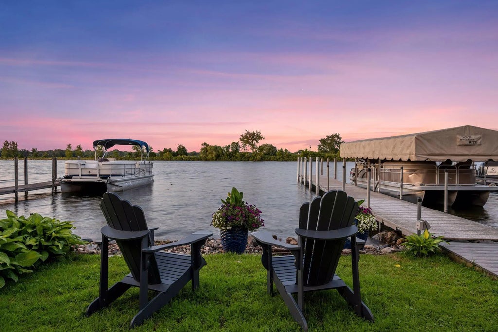 2819 Mckenzie Point Road, Minnetonka