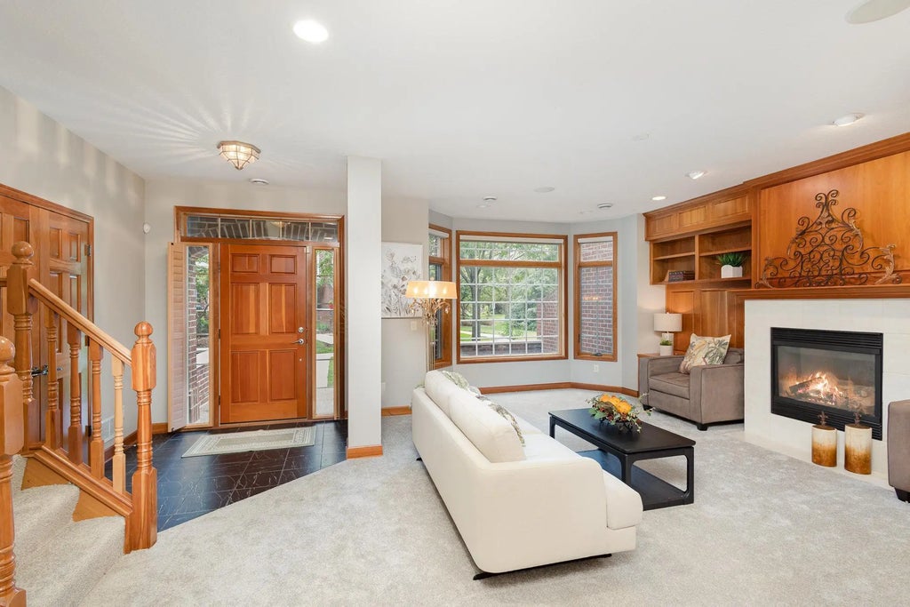 10776 Falling Water Lane B, Woodbury