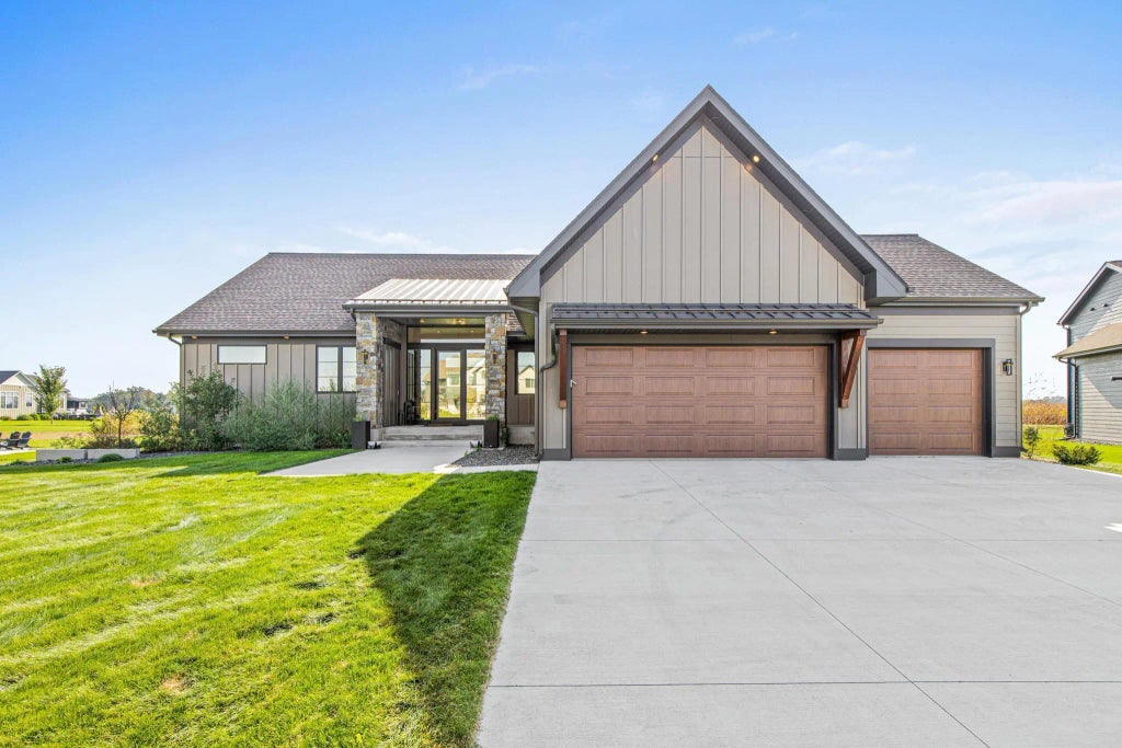 2726 Lehman Court, Sartell
