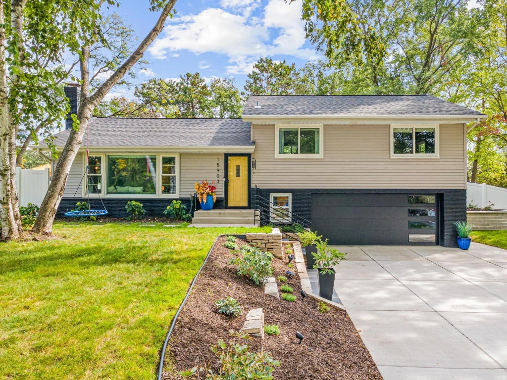 15903 N Eden Drive, Eden Prairie