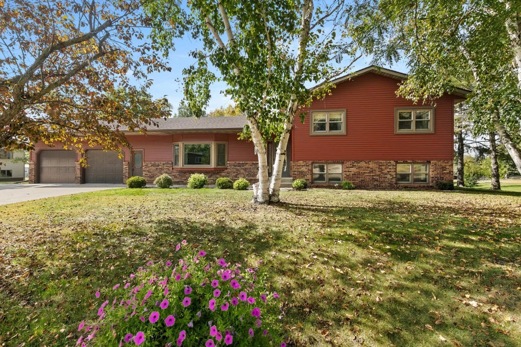 121 Main Street, Holdingford