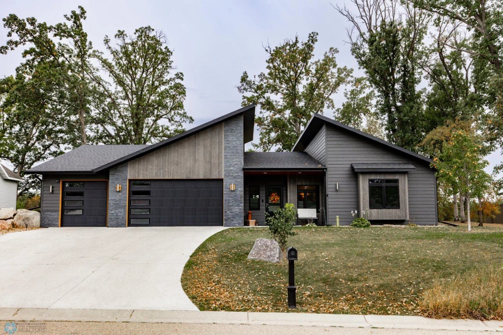 1885 Aspen Drive, Detroit Lakes