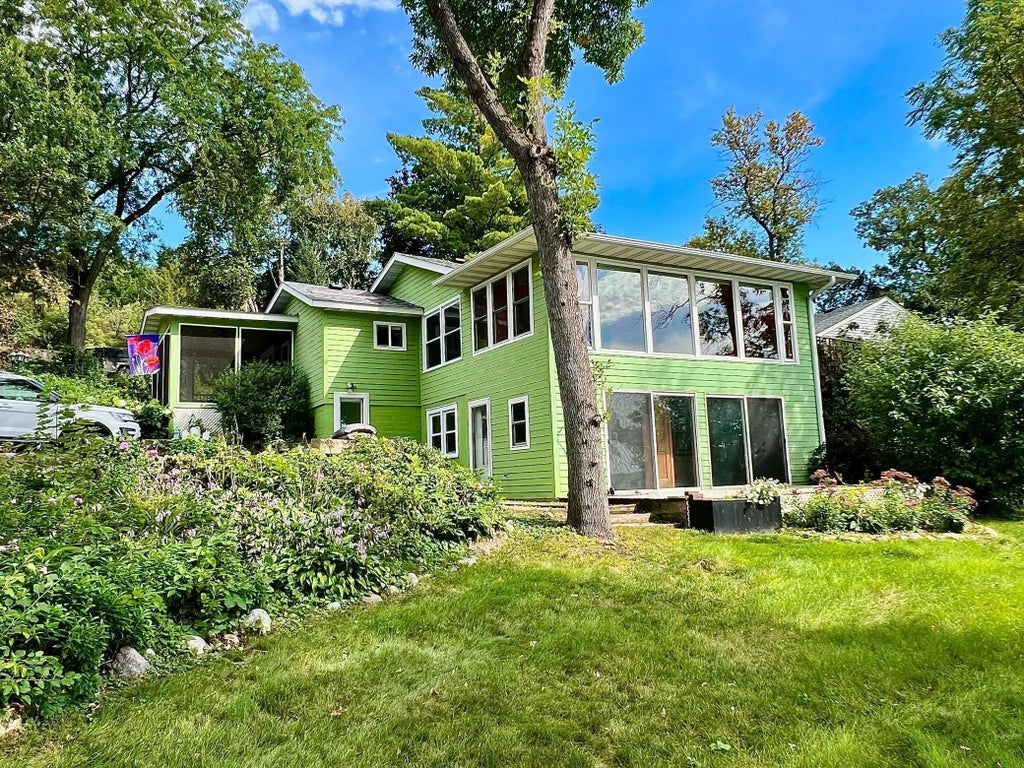 709 Lakeshore Drive, Ortonville