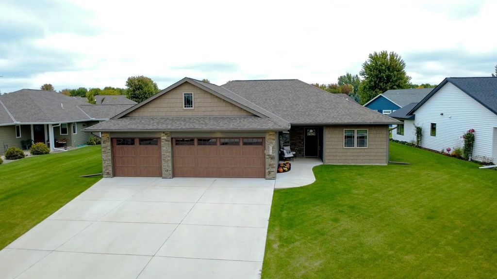 173 Denver Avenue Se, Hutchinson