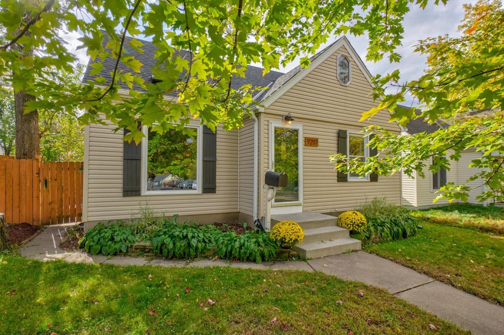 7217 Minnetonka Boulevard, Saint Louis Park