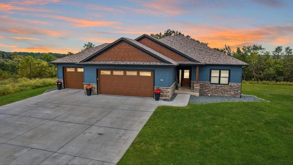 928 Overlook Drive Nw, Preston