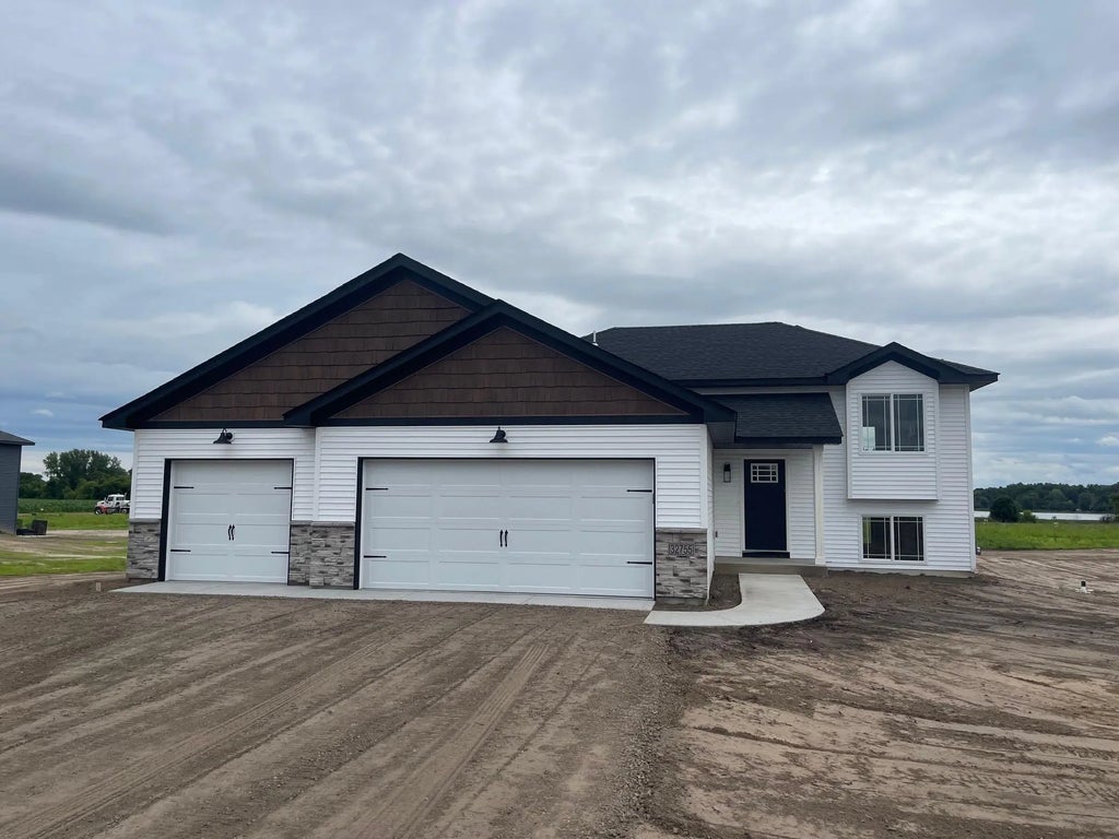 1411 34th Avenue Sw, Cambridge