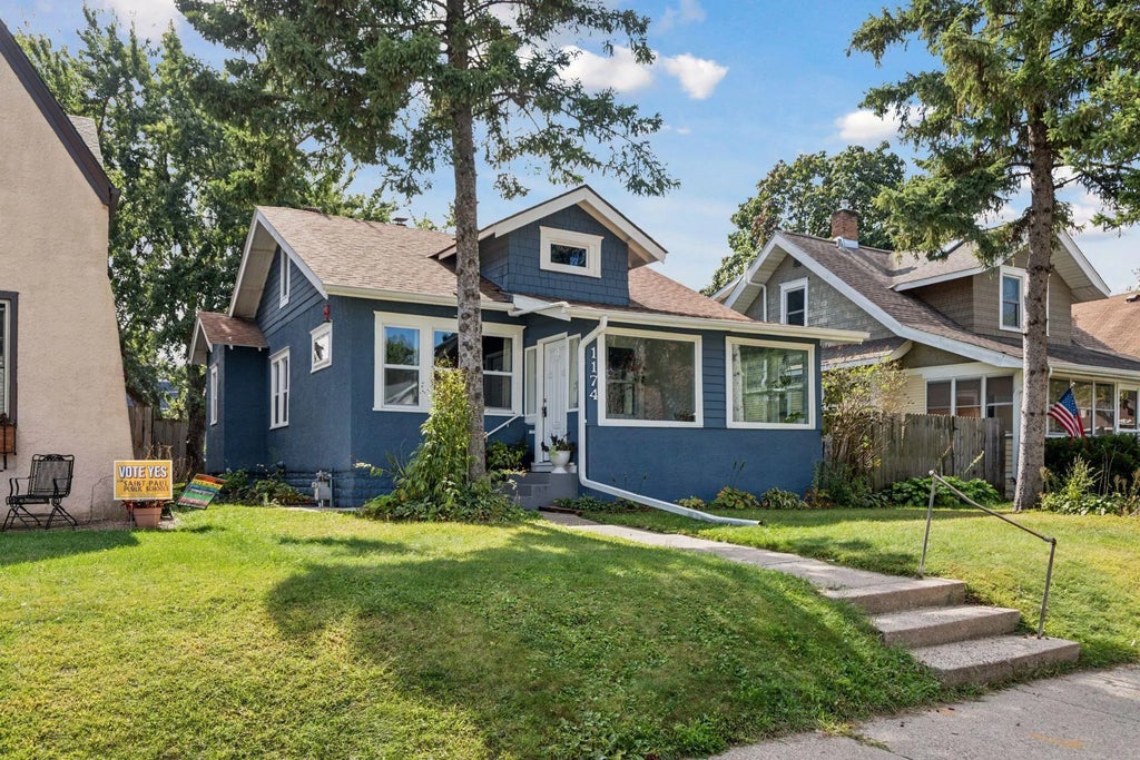 1174 Charles Avenue, Saint Paul