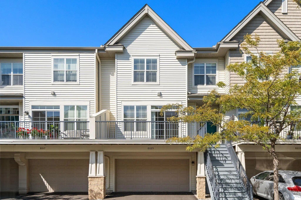 8025 Larch Lane N, Maple Grove