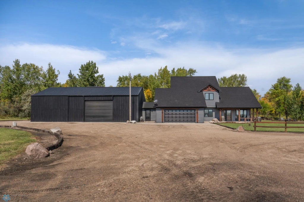 635 20th Street Ne, Thompson