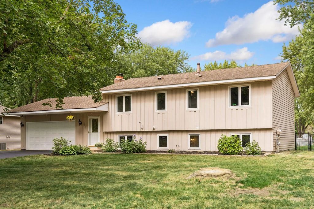10650 105th Avenue N, Maple Grove