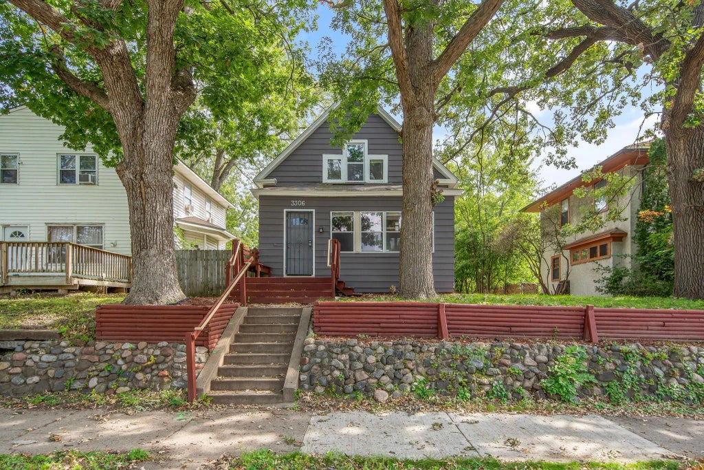 3306 Bryant Avenue N, Minneapolis