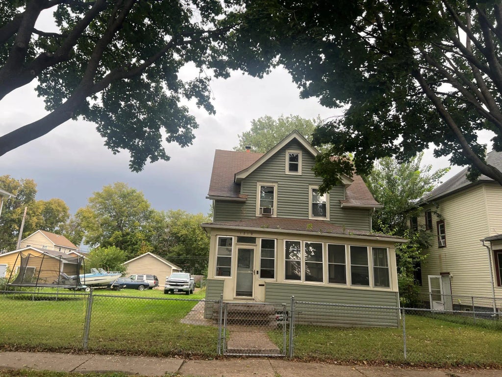 1210 James Avenue N, Minneapolis