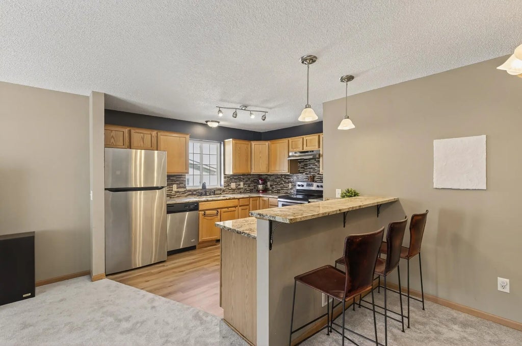 8104 Dana Path, Inver Grove Heights